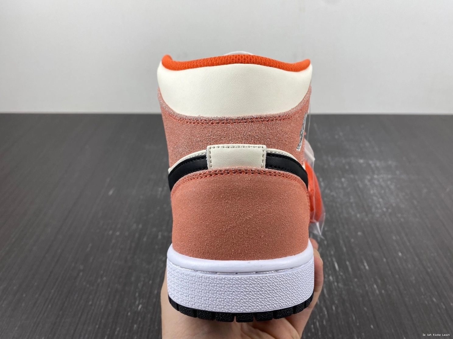 Jordan DV1336-800 Mid (GS) SE Suede Orange 1 - 0911